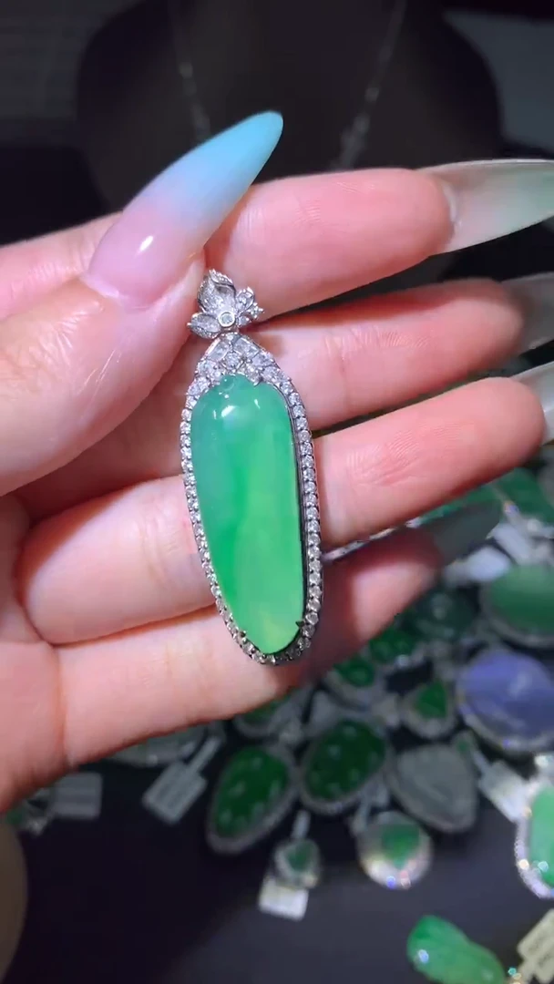 吊坠(不含链)18K金镶嵌翡翠吊坠