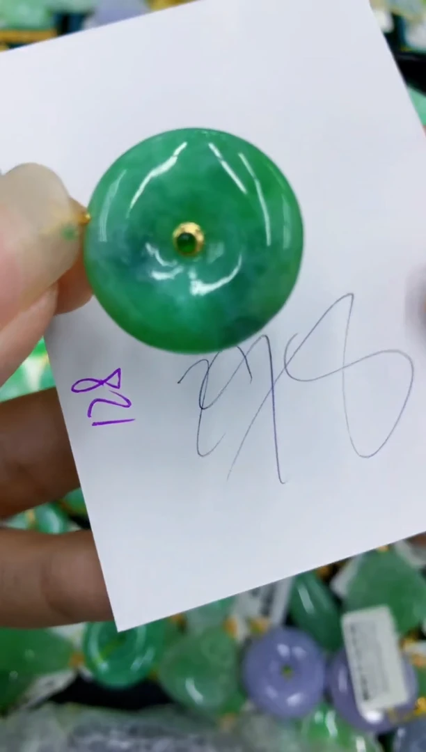 翡翠18K金镶嵌颈饰1111111111