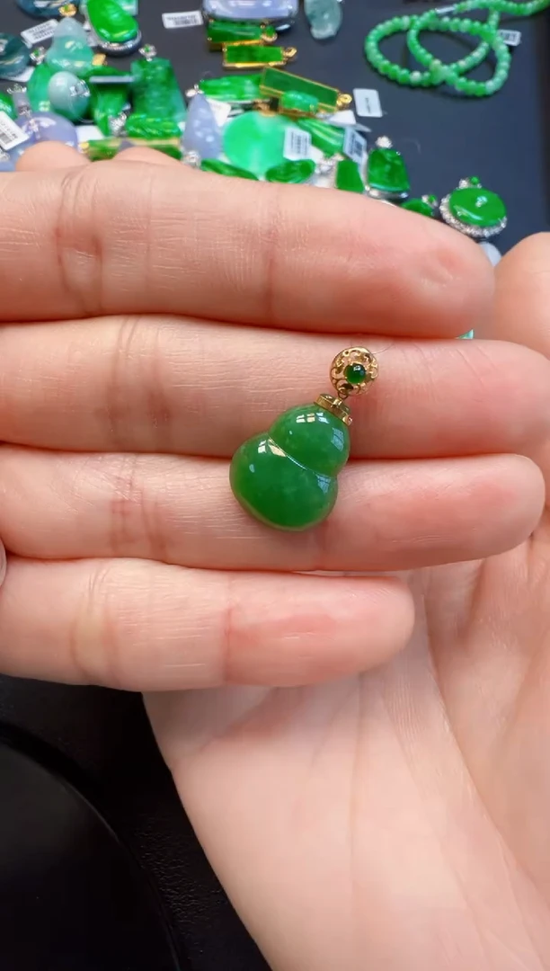 【闪购商品】翡翠吊坠(不含链)18K金镶嵌1380