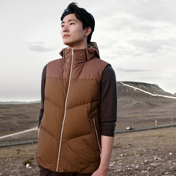 威可多24年秋季新款男士连帽鹅绒舒暖亲肤商务休闲百搭保暖马甲