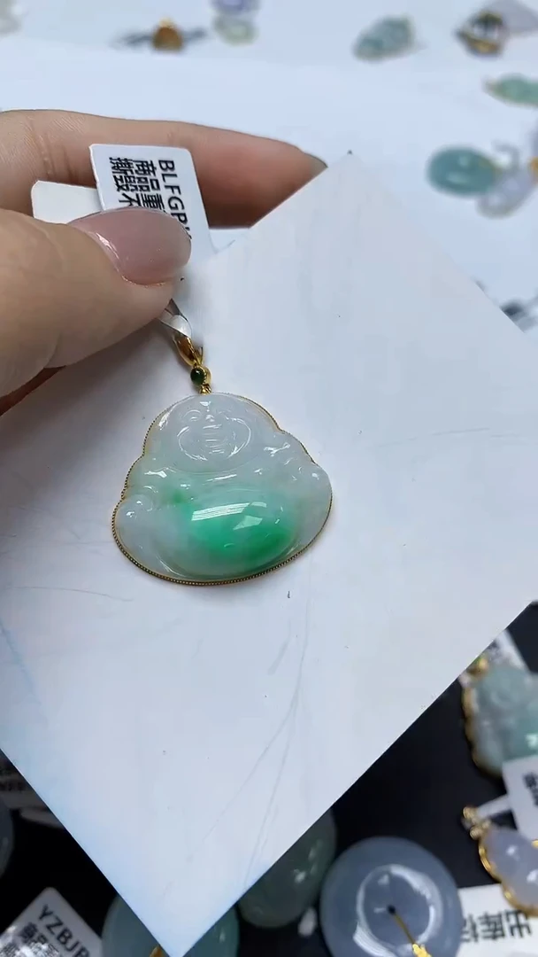 翡翠18K金镶嵌颈饰天然缅甸翡翠A货