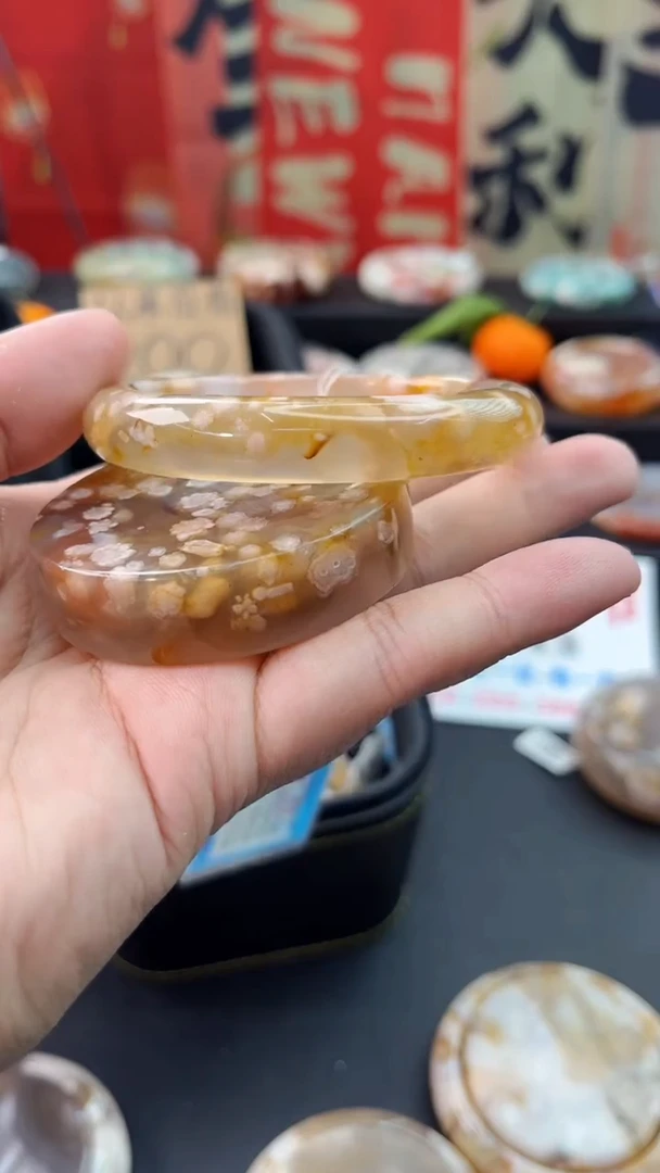 【闪购商品】石英质玉手镯未镶嵌赠送镯心（58圈口）