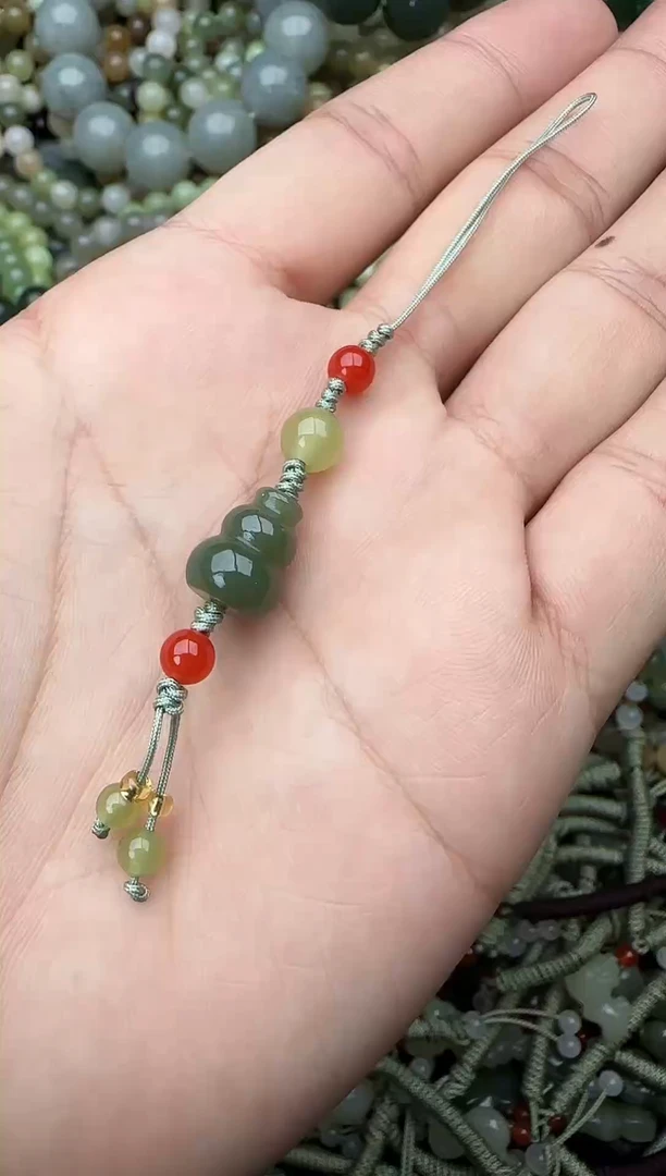 颈饰未镶嵌和田玉拍一发一