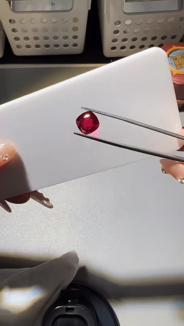 裸石合成欧泊培育红宝石4ct