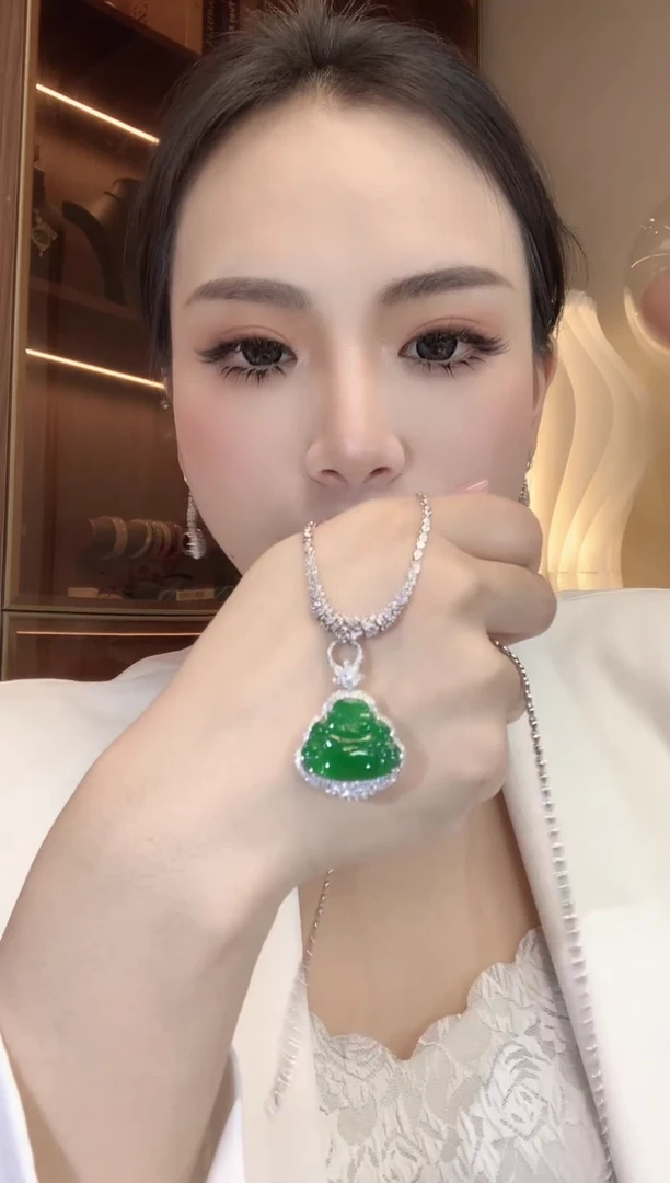 【闪购商品】翡翠吊坠(不含链)18K金镶嵌A56