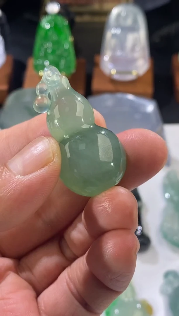 翡翠未镶嵌颈饰天然翡翠挂件