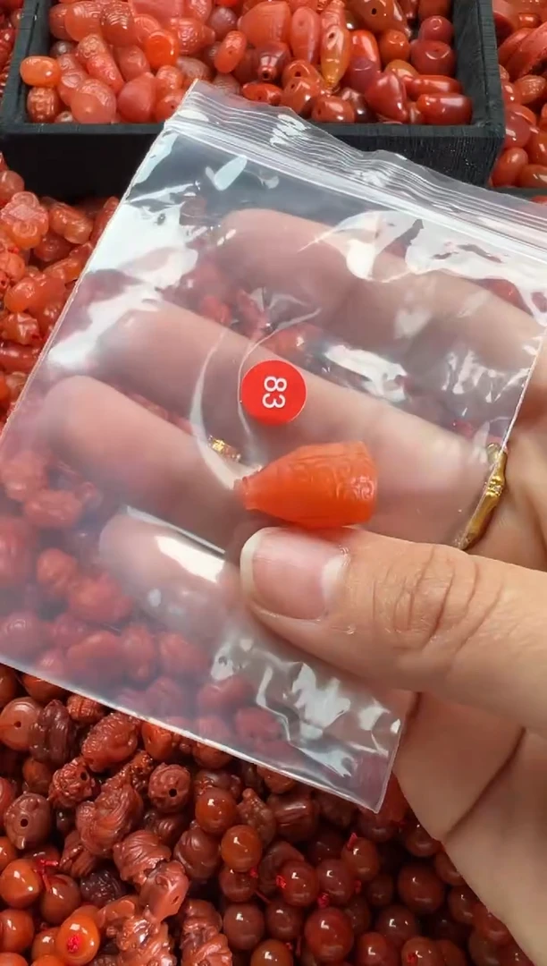 【闪购商品】南红玛瑙颈饰未镶嵌1