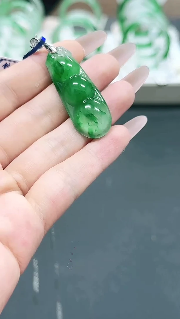 未镶嵌1石英质玉（非洲翠）/5915