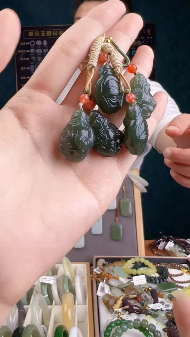 和田玉未镶嵌颈饰 多样性发货 拍一单发一个