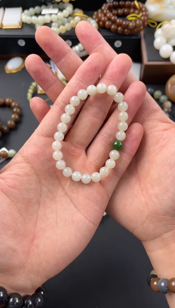 手串未镶嵌和田玉且末青白手串卡7.3微色差