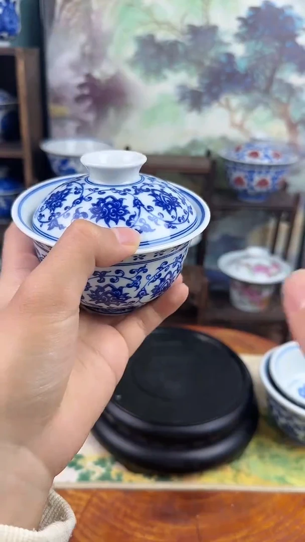 其他青花缠枝莲两才盖碗