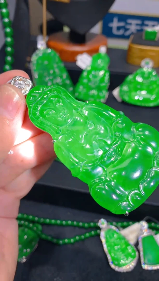 【闪购商品】翡翠颈饰未镶嵌71一季