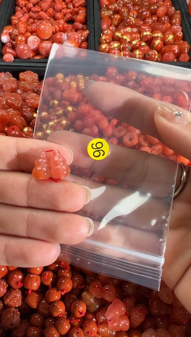 【闪购商品】南红玛瑙颈饰未镶嵌1