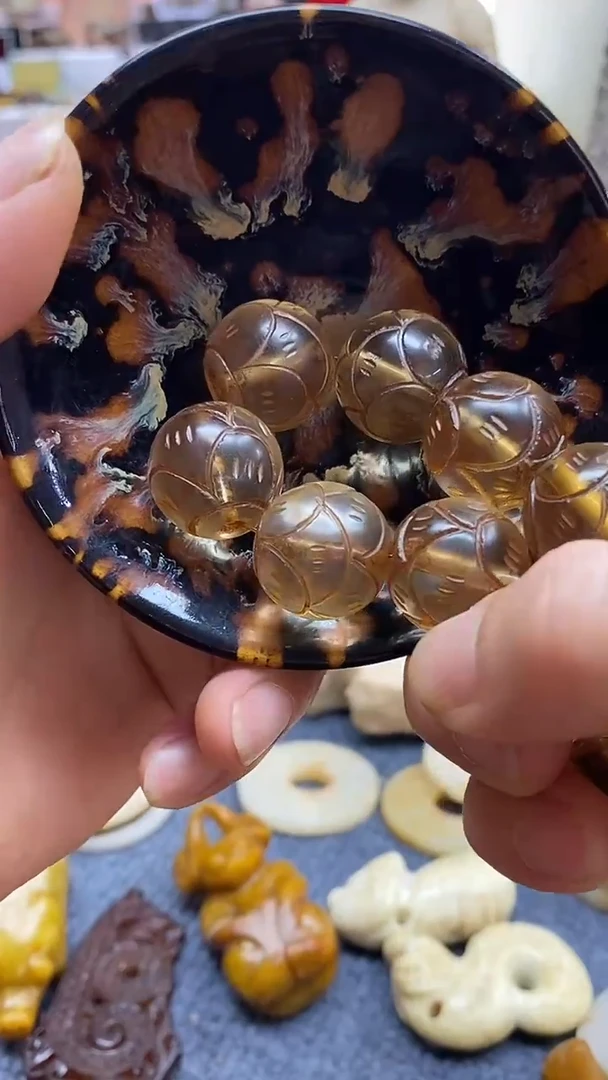 摆件桃**庄瓷器瓷器，瓷器瓷器