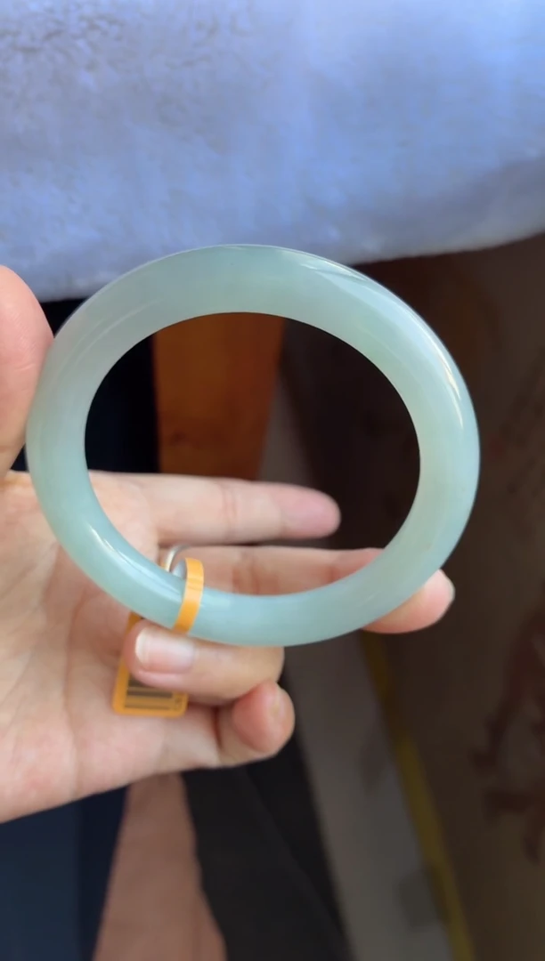 未镶嵌手镯翡翠（冰透胶天空蓝）圆条41号