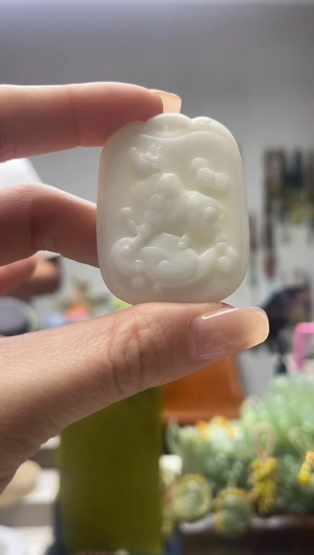 未镶嵌岫玉颈饰`