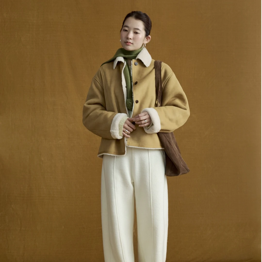 《新品上新》翻领复古保暖加厚皮毛一体秋冬百搭短外套 02385