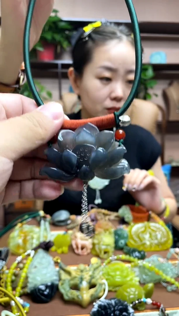 未镶嵌岫玉吊坠·