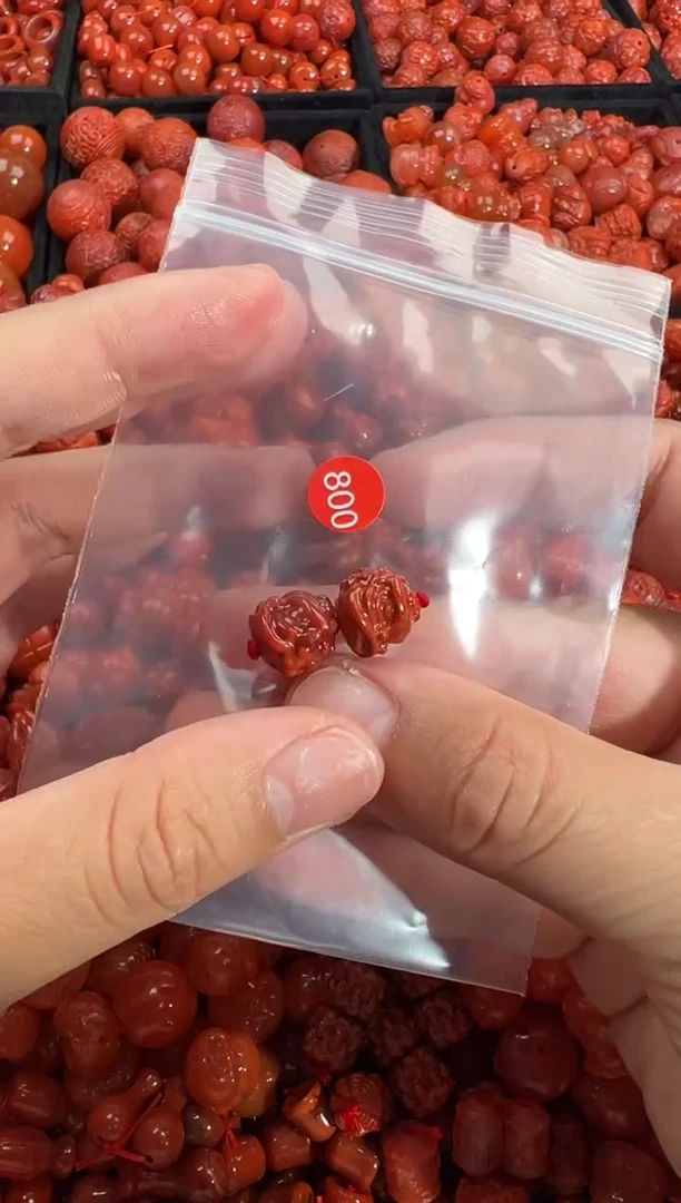 南红玛瑙未镶嵌颈饰1
