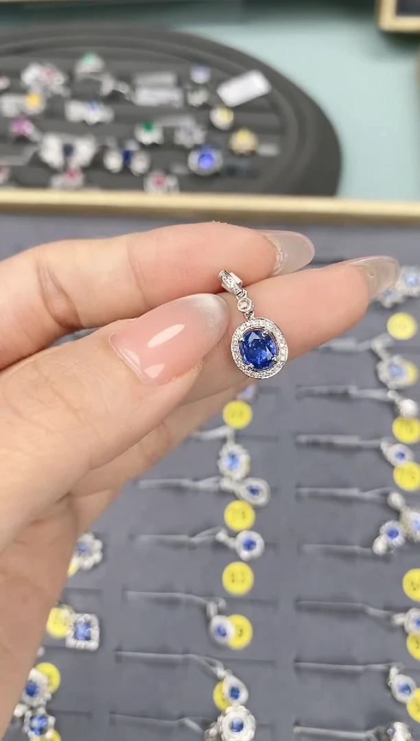 【闪购商品】蓝宝石颈饰18K金镶嵌吊坠