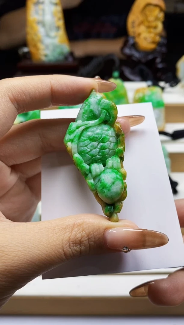 颈饰未镶嵌翡翠1