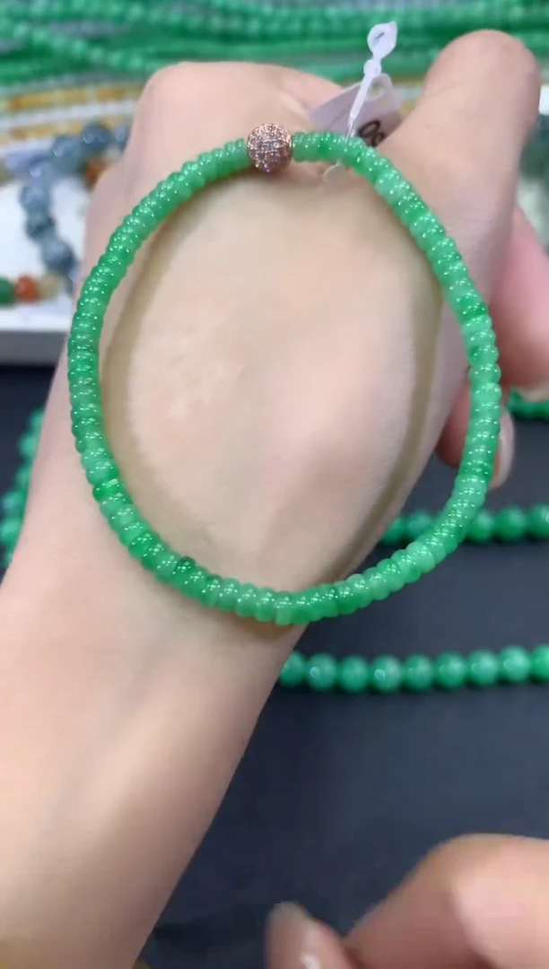 【闪购商品】翡翠手串未镶嵌q51