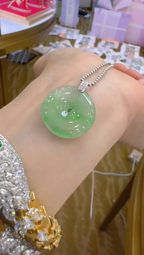 翡翠18K金镶嵌吊坠(不含链)多样性团购发一件