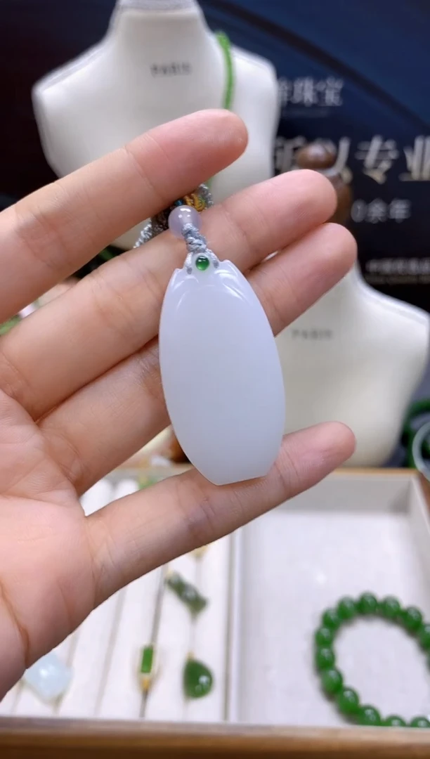 和田玉未镶嵌颈饰cg