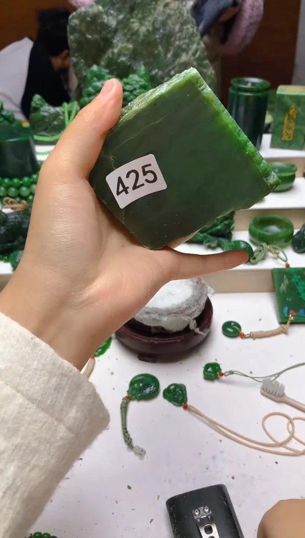 未镶嵌和田玉（碧玉）珠宝半成品1