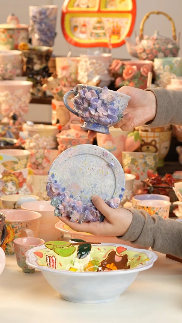 摆件陶景德镇釉下彩手绘设计师款陶瓷