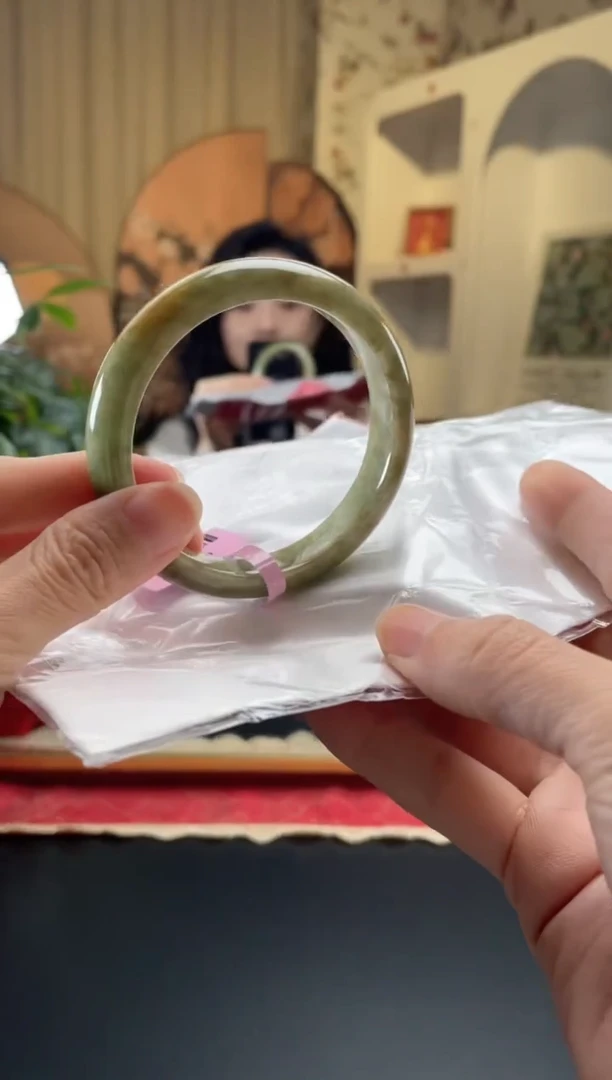 翡翠手镯未镶嵌翡翠手镯5