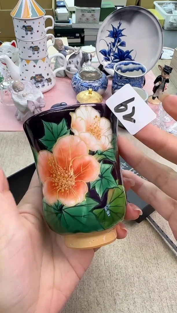 瓷片小***月 泡泡家的瓷器真好看