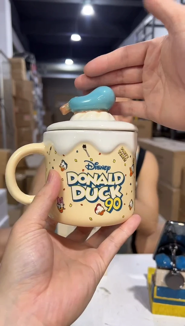 瓷片原盒90周年唐老鸭带盖杯