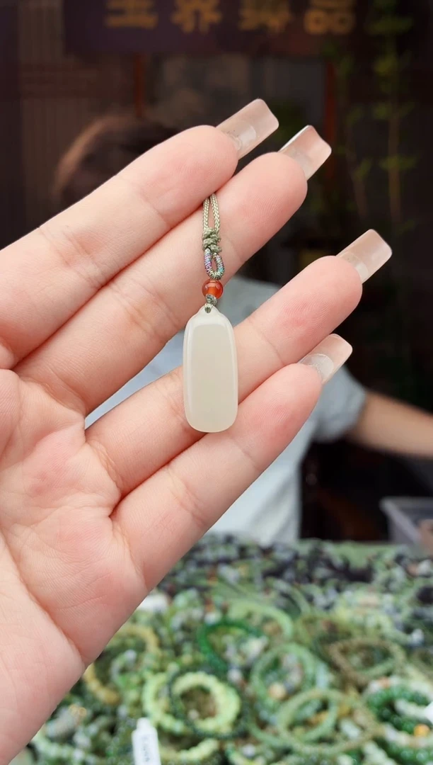 和田玉未镶嵌颈饰拍一发一