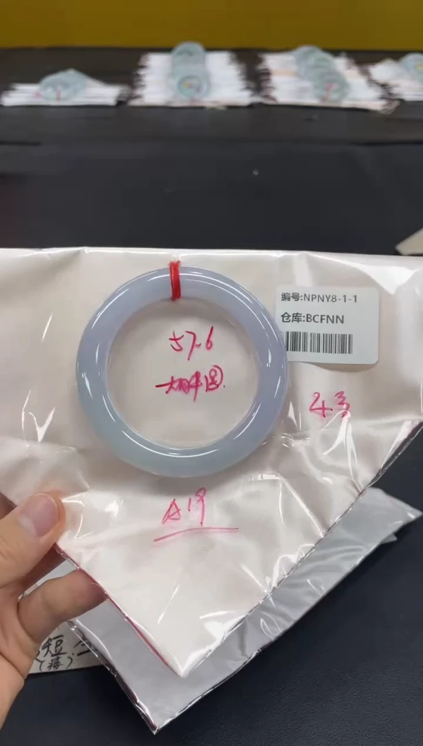 未镶嵌手镯翡翠翡翠手镯