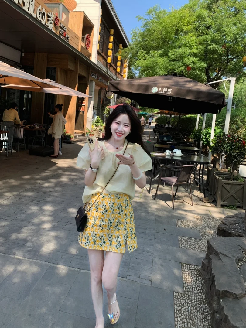 2025夏季穿搭一整套韩系慵懒风雪纺上衣黄色碎花半身裙时尚两件套