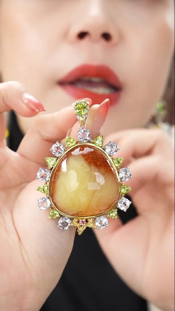 琥珀颈饰未镶嵌特色蜜蜡手镯