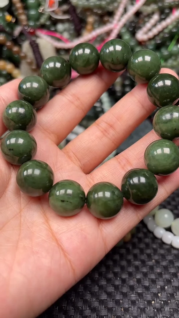 和田玉未镶嵌颈饰1