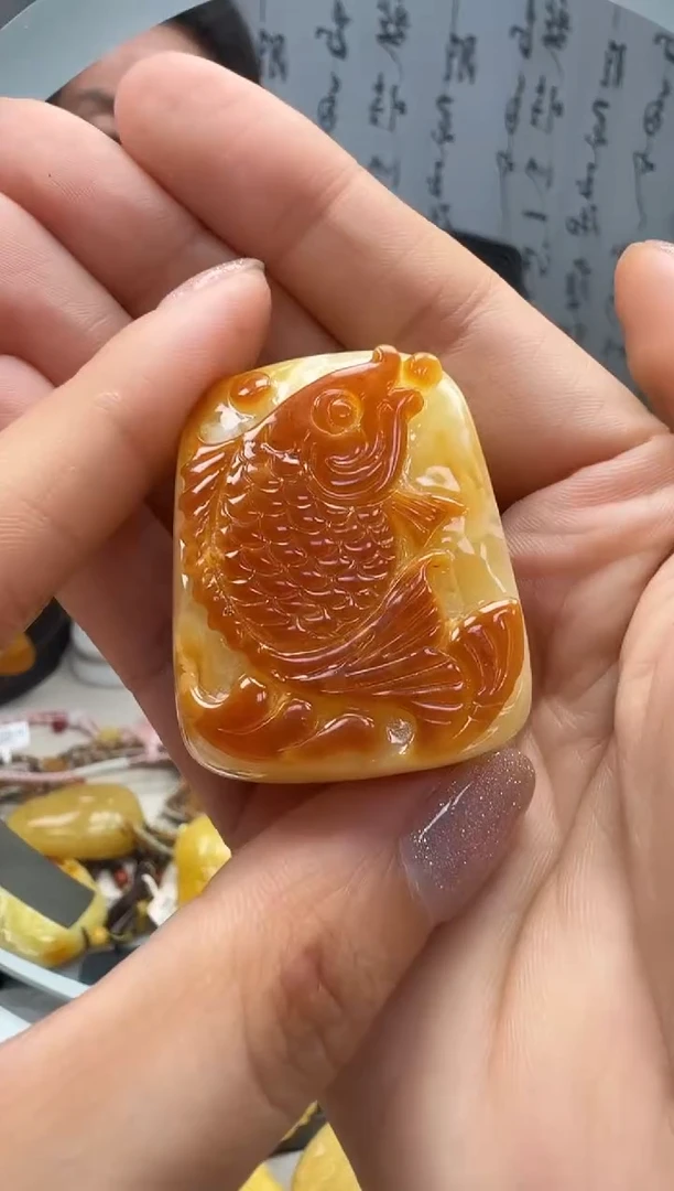 裸石琥珀未镶嵌如图
