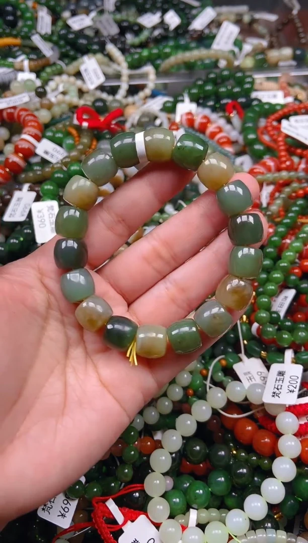 和田玉未镶嵌颈饰1