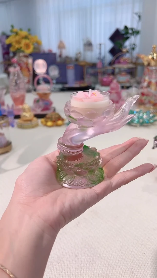 卡普拉佛手+一颗蜡烛 --如图---