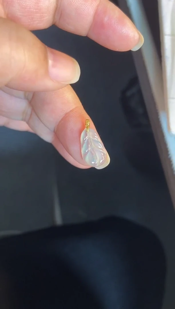 吊坠(不含链)18K金镶嵌翡翠1