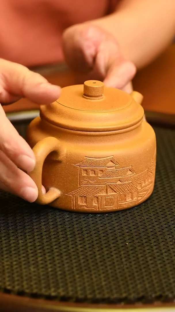 茶壶紫砂段泥精工满刻德钟924