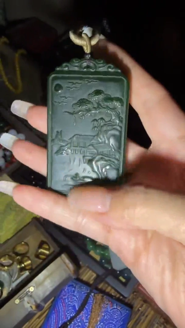 颈饰未镶嵌和田玉（碧玉）闪购高端商品链接