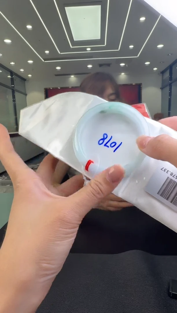 翡翠未镶嵌颈饰手镯57