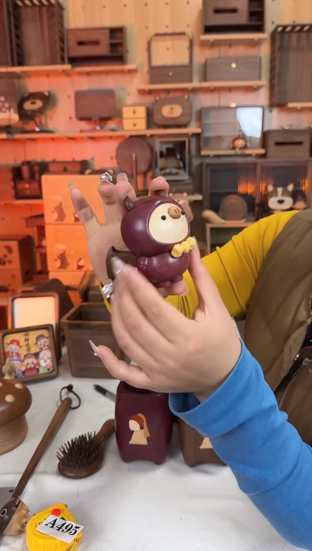 木502恶魔小猪实木摆件微瑕