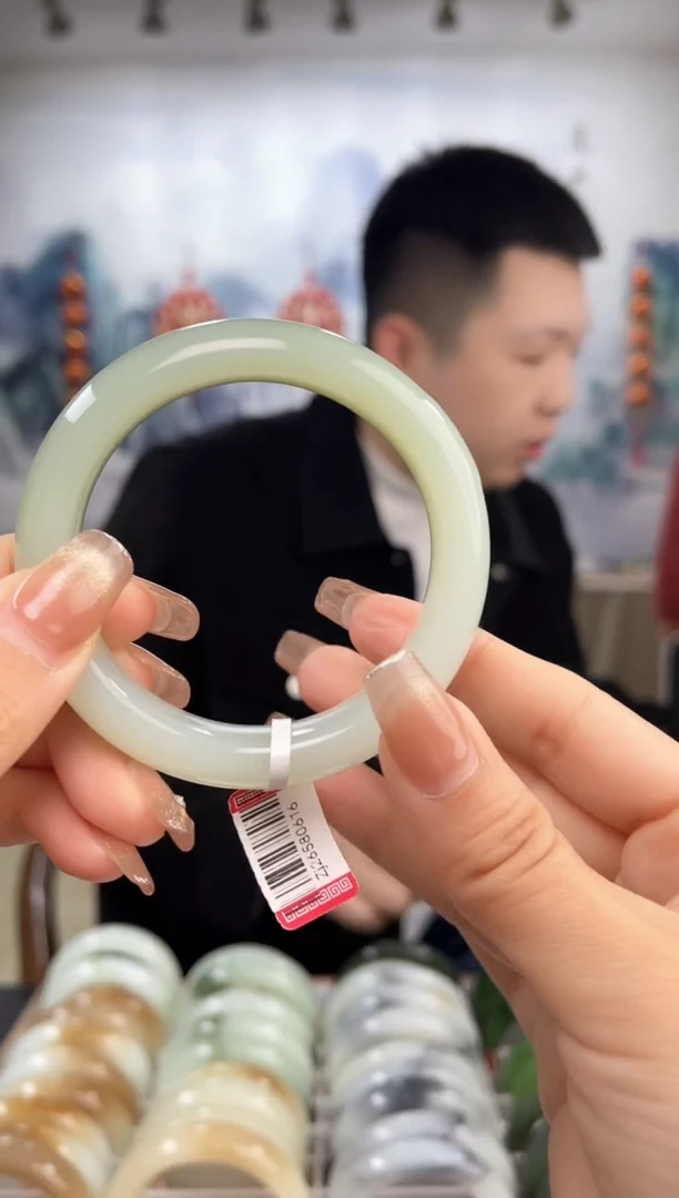 【闪购商品】和田玉手镯未镶嵌56圈口0616