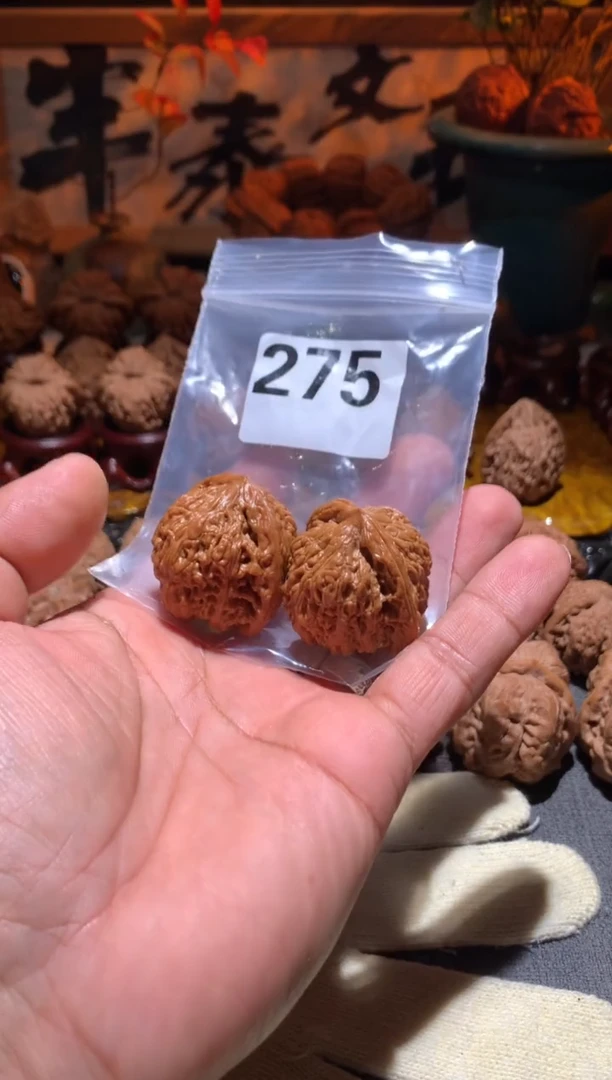 把件桃核P*275龙顶山三角狮子头 38尺寸左右打底盘玩不支持退换