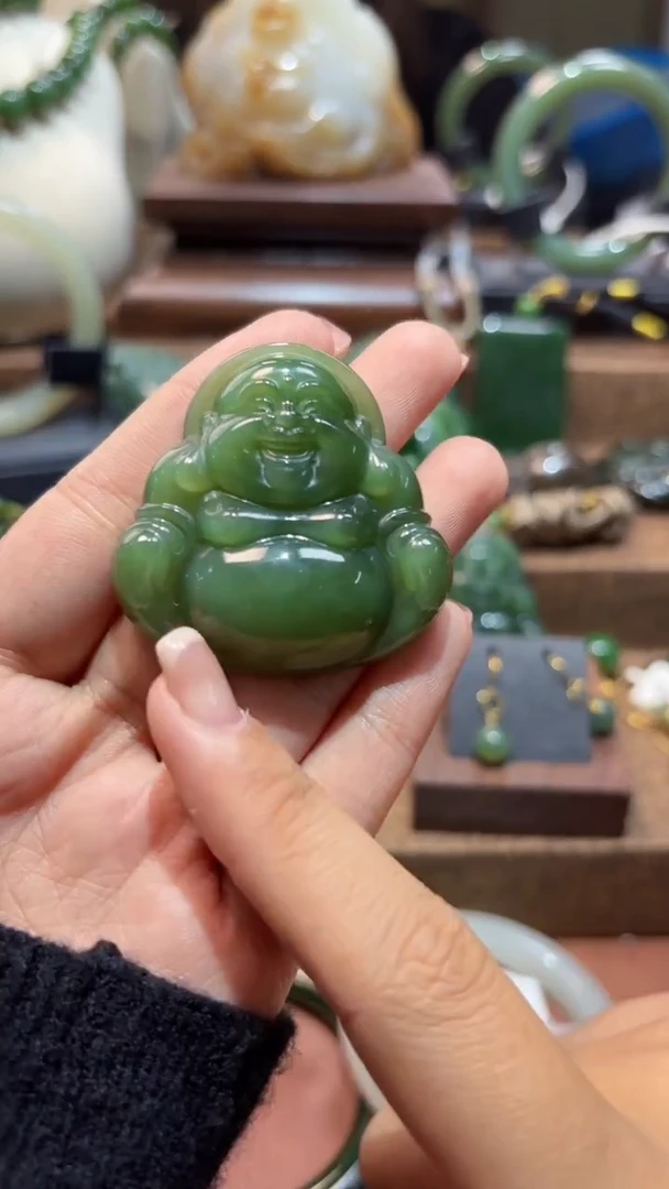 颈饰未镶嵌和田玉（碧玉）1