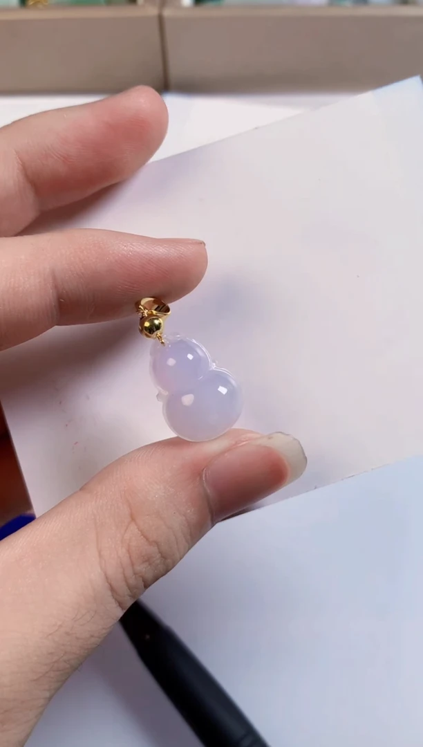 翡翠未镶嵌吊坠(不含链)        1